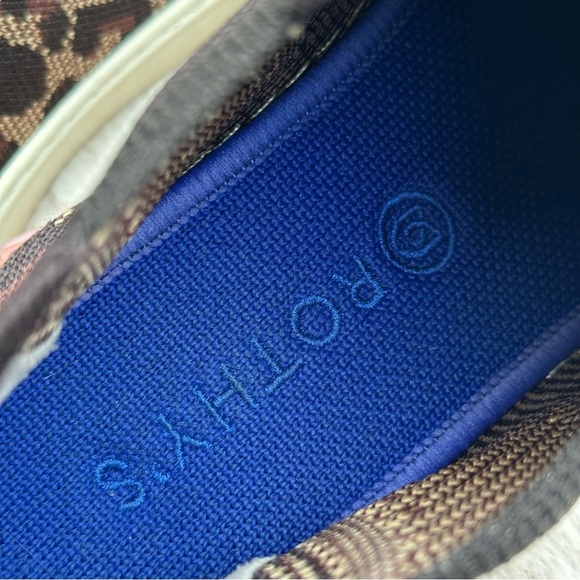 Rothy’s Wildcat Cheetah Print Chelsea Sneaker Size 8.5 - Picture 9 of 12